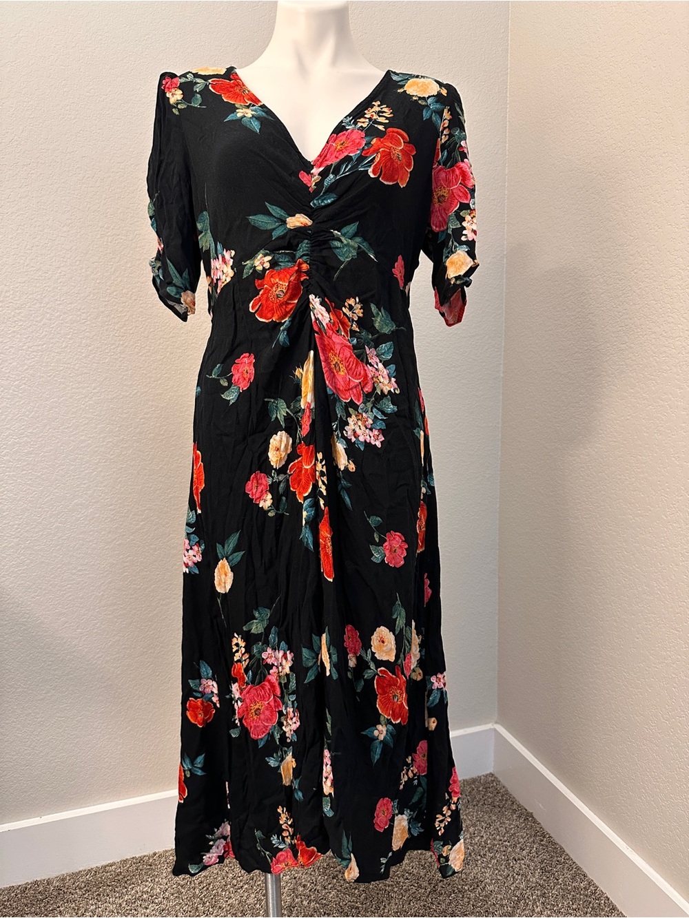 Old Navy Black Floral Ruched-Front Midi Dress